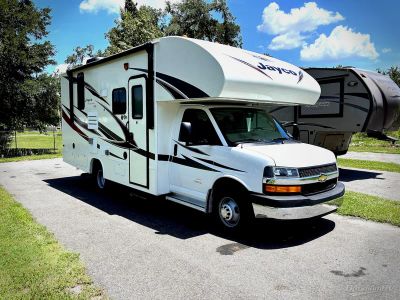 2019 Jayco Redhawk SE — front three-quarter view