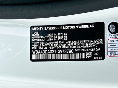2026 BMW 4 Series — photo 27 view