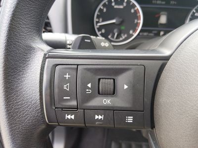 2024 Nissan Rogue — photo 12 view