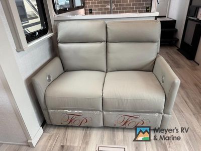 2026 Keystone RV Alpine — photo 15 view