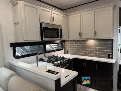 2026 Keystone RV Alpine — detail view