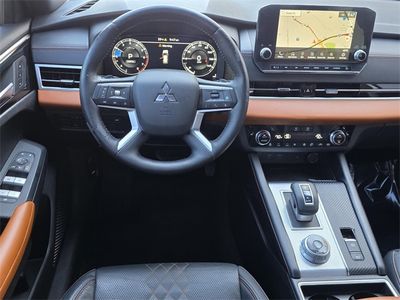 2022 Mitsubishi Outlander - Photo 13