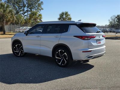 2022 Mitsubishi Outlander - Photo 4