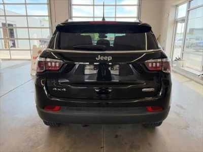 2022 Jeep Compass — detail view