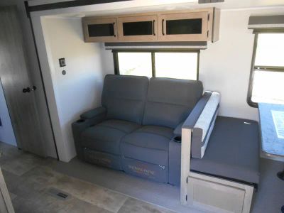 2024 Palomino Puma - Photo 6
