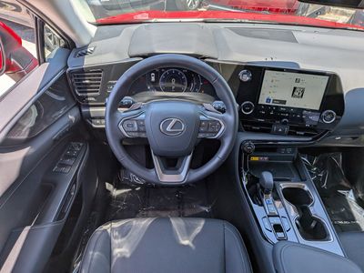 2025 Lexus NX — photo 18 view