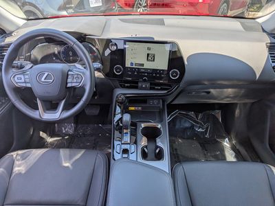 2025 Lexus NX — photo 17 view