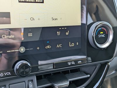 2025 Lexus NX — photo 33 view