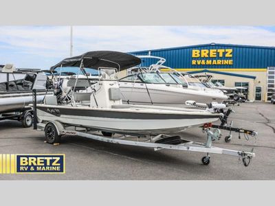 2022 Avid Boats Avid — front three-quarter view