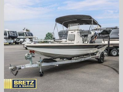 2022 Avid Boats Avid — rear three-quarter view