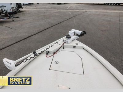 2022 Avid Boats Avid — photo 15 view