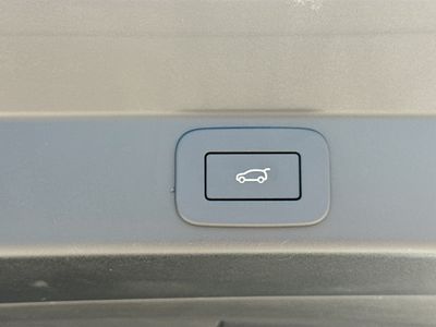 2026 Land Rover Range Rover Sport — photo 12 view