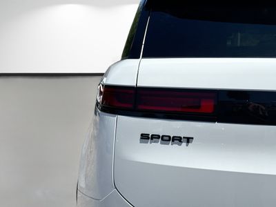 2026 Land Rover Range Rover Sport — photo 10 view