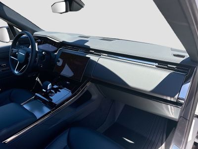 2026 Land Rover Range Rover Sport — photo 13 view