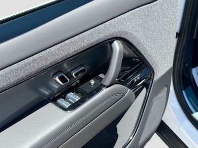 2026 Land Rover Range Rover Sport — photo 22 view