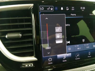 2023 Chrysler Pacifica — photo 18 view