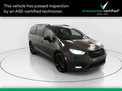 2023 Chrysler Pacifica Touring L AWD — front three-quarter view