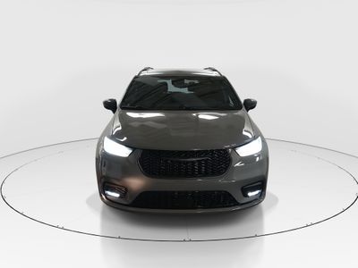2023 Chrysler Pacifica — side profile view