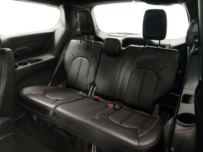 2023 Chrysler Pacifica — photo 17 view