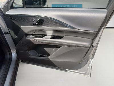 2024 Cadillac LYRIQ - Photo 34