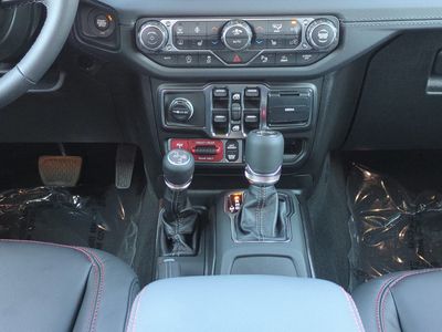 2026 Jeep Wrangler - Photo 19