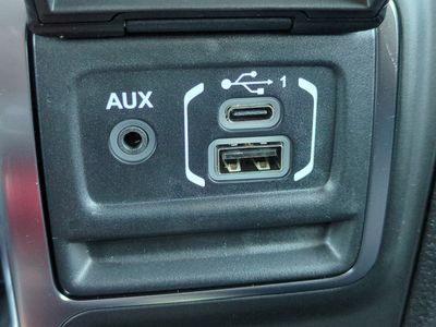 2026 Jeep Wrangler - Photo 25