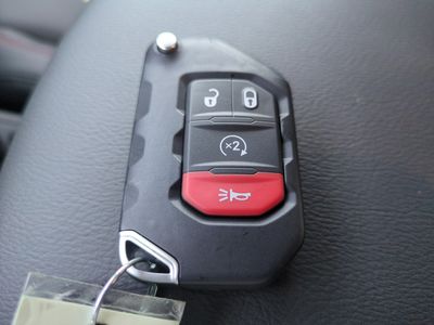 2026 Jeep Wrangler - Photo 33