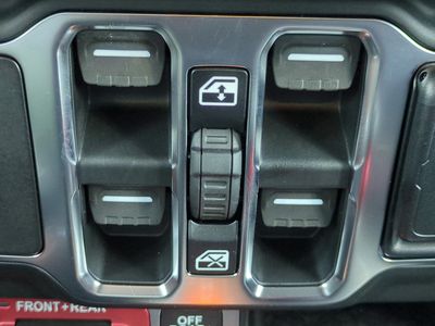 2026 Jeep Wrangler - Photo 27