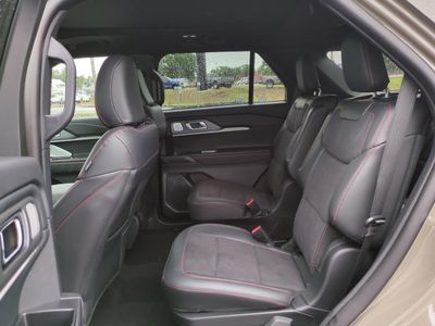 2026 Ford Explorer — photo 16 view