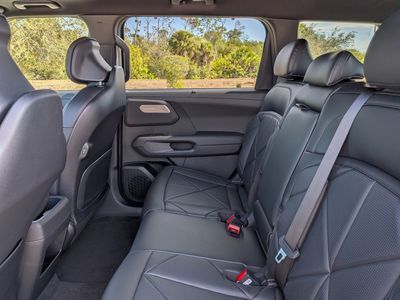 2027 Kia Telluride - Photo 16