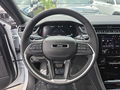 2026 Jeep Grand Cherokee — photo 16 view