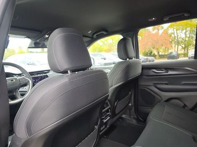 2026 Jeep Grand Cherokee — photo 9 view