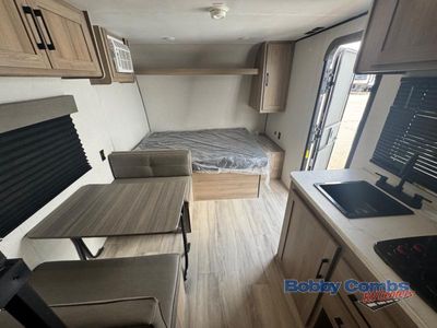 2025 Keystone RV Coleman Light - Photo 14