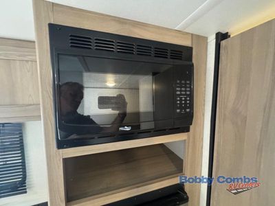 2025 Keystone RV Coleman Light - Photo 16