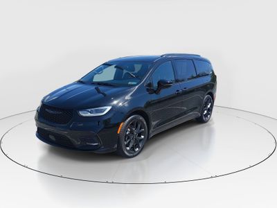 2025 Chrysler Pacifica - Photo 3