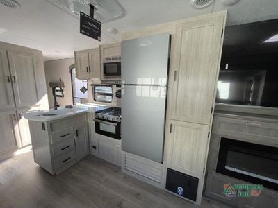 2026 Coachmen RV Catalina Legacy — photo 25 view