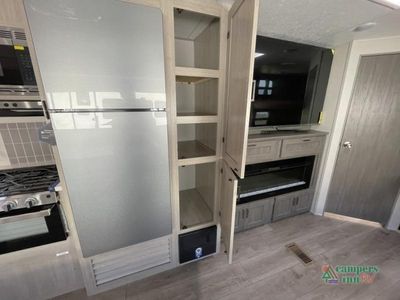 2026 Coachmen RV Catalina Legacy — photo 33 view