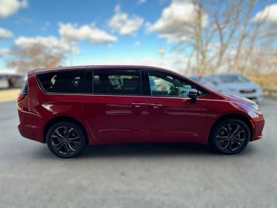 2026 Chrysler Pacifica — side profile view
