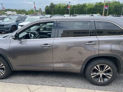 2018 Toyota Highlander — side profile view