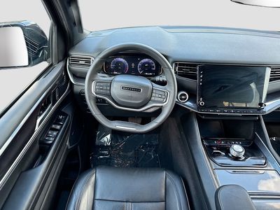 2024 Jeep Wagoneer — photo 16 view