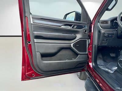 2024 Jeep Wagoneer — photo 22 view