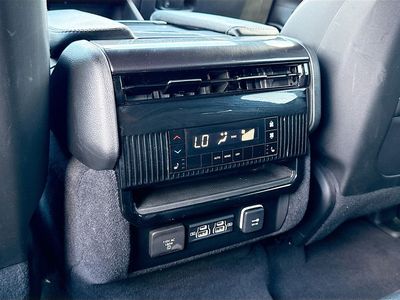 2024 Jeep Wagoneer — photo 19 view