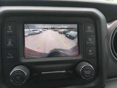 2021 Jeep Wrangler - Photo 17
