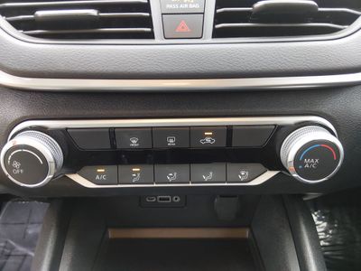 2020 Nissan Altima - Photo 19