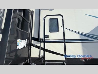 2020 CrossRoads RV Cameo — photo 16 view