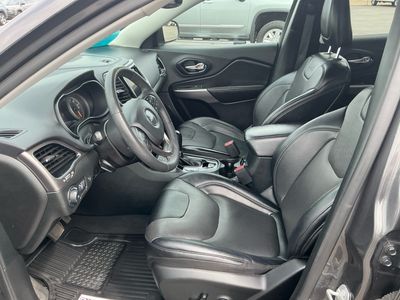 2022 Jeep Cherokee — photo 9 view