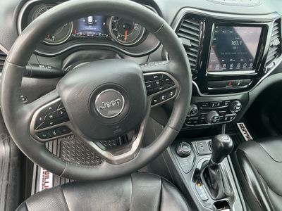 2022 Jeep Cherokee — photo 14 view
