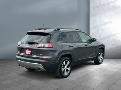 2022 Jeep Cherokee — engine compartment view