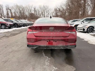 2023 Hyundai Elantra SEL - Photo 5