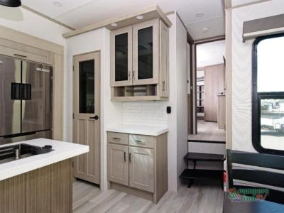2025 Grand Design Influence — photo 21 view